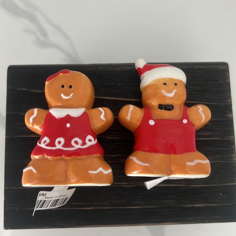 🎄Cute Gingerbread Salt & Pepper! - Picture 10 of 12